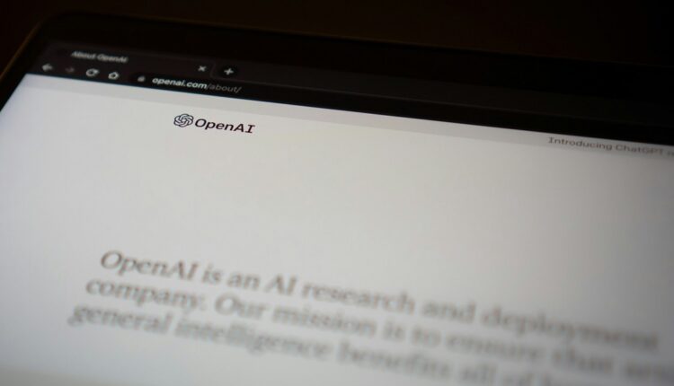 La nueva funcionalidad SearchGPT de OpenAI permite la búsqueda en la web, ofreciendo respuestas rápidas y actualizadas a los suscriptores de las versiones Plus y Teams