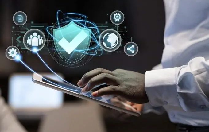 Con foco o énfasis en la educación y la innovación, la empresa se ha ganado la confianza de sus clientes y se ha posicionado como un aliado estratégico para proteger los activos digitales de las organizaciones y los ciudadanos
