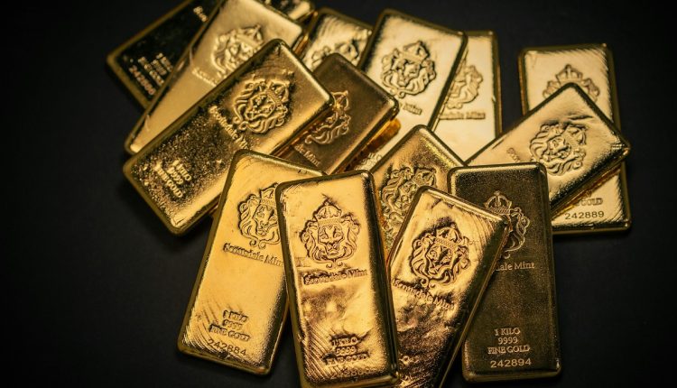 La analista Heraeus Precious Metals estima que el precio del oro podría continuar aumentando en 2025 si se producen nuevos recortes de los tipos de interés a nivel global y el dólar sigue perdiendo fuerza