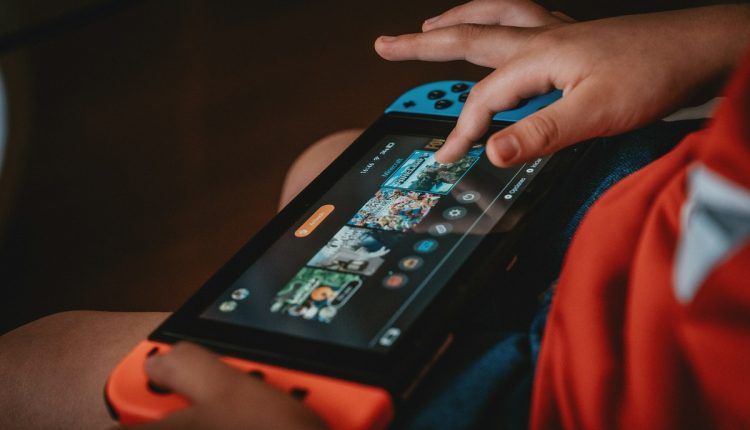 La empresa de videojuegos Nintendo dará detalles de la nueva consola Switch 2 el próximo 2 de abril, aunque el dispositivo ya está listo