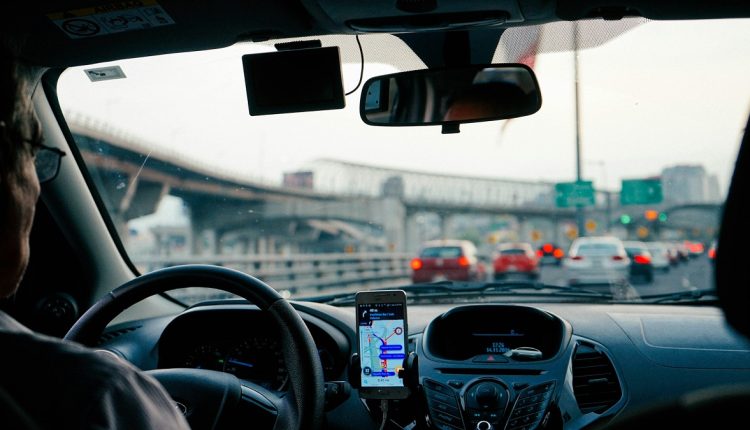 Un trabajo conjunto de diversos entes de gobierno y del sector público permitirá reforzar la seguridad en las carreteras a través de la campaña “Conduce por la vida”, anunciado por el fiscal general de la República, Tarek William Saab