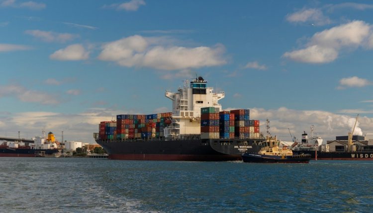 En medio de la aplicación de aranceles por parte de Estados Unidos a China, México y Canadá, representantes de Japón Y Reino Unido estudian crear una asociación para el comercio internacional libre y abierto