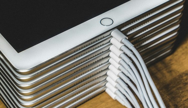 Con un diseño refinado en cuatro colores, mayor capacidad y potencia gráfica llegan al mercado los nuevos iPad Air de Apple