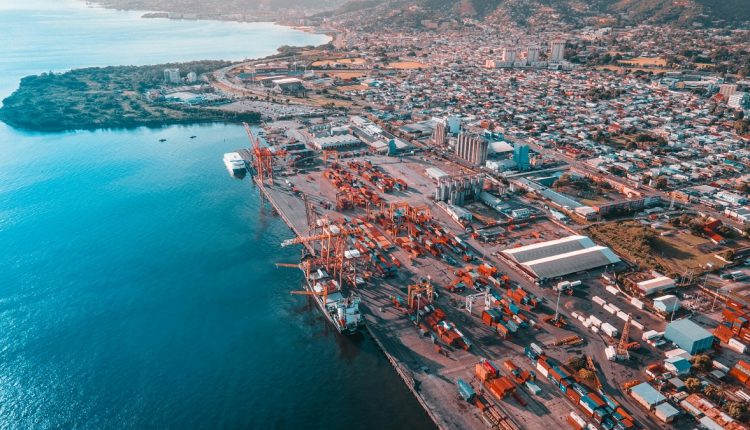 El primer ministro de Trinidad y Tobago, Keith Rowley, indicó este sábado el deseo del país por fortalecer la cooperación con China y ampliar la colaboración bilateral