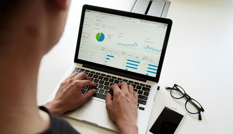 Durante el mes de marzo, la inflación de Estados Unidos experimentó una desaceleración. Sin embargo, los aranceles aumentan la presión en el escenario local e internacional