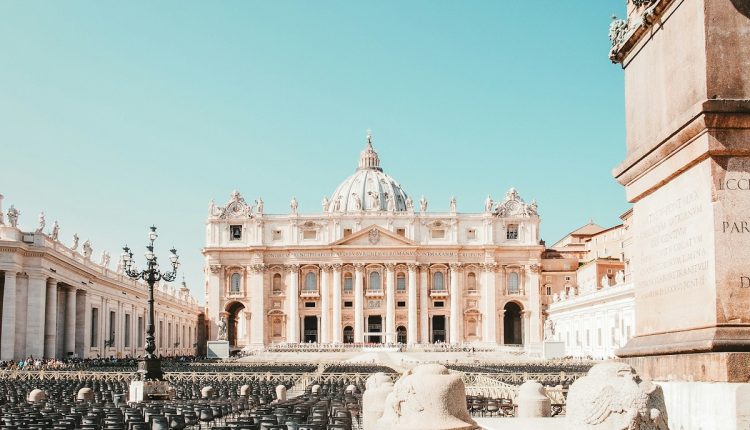 En el segundo día del Cónclave en la Capilla Sixtina del Vaticano fue elegido como nuevo papa de la iglesia católica el cardenal estadounidense Robert Francis Prevost