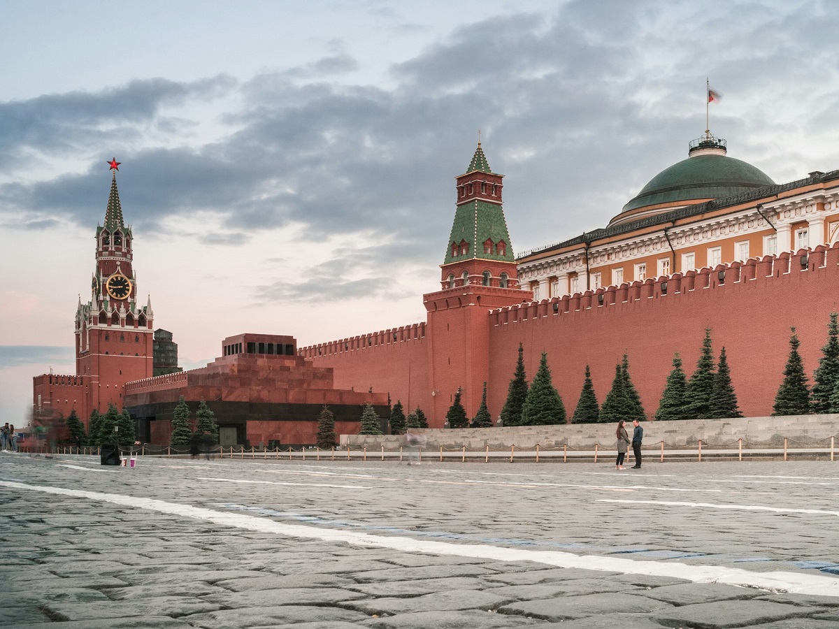 Durante la firma del acuerdo entre la Federación de Rusia y la República Bolivariana sobre asociación estratégica y cooperación, Rusia expresa su apoyo al país sudamericano de unirse como miembro de pleno a los BRICS