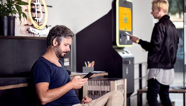 A partir de 2026, las empresas de criptomonedas en Reino Unido deberán realizar el reporte de todas las transacciones de los clientes