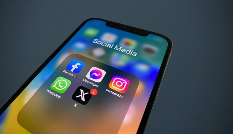 La red social X ha perdido 36 % de usuarios en España, mientras el mercado sigue liderado por Meta y TikTok