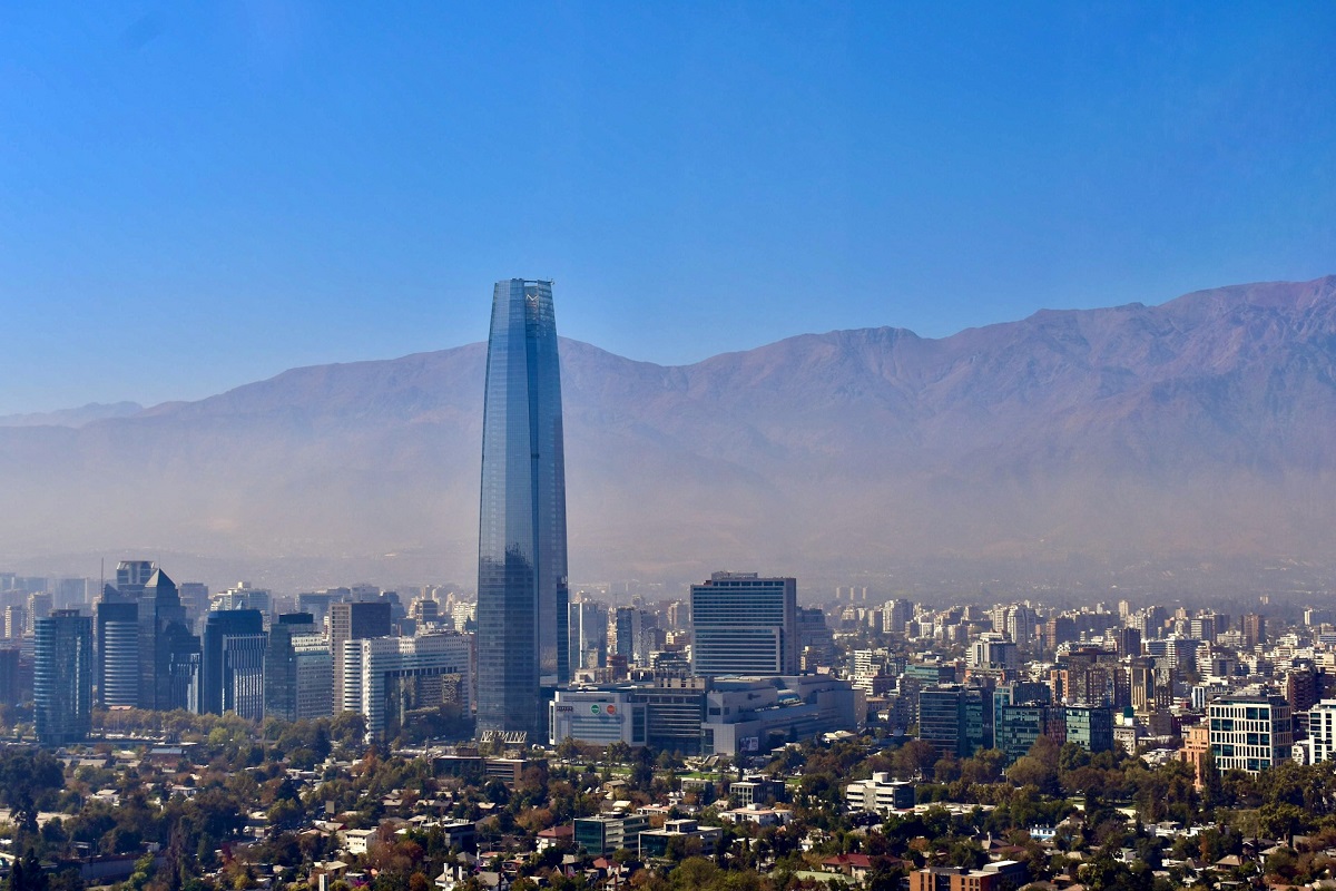 Sobrepasando las expectativas, la actividad comercial de Chile creció 2,5 % en abril, según datos del Banco Central en su último Índice Mensual de Actividad Económica (Imacec) 