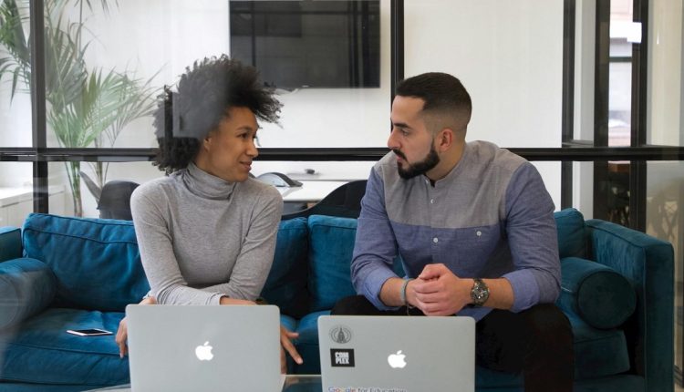 El especialista así como consultor Carlos Rosales aclara, nutre y orienta a los usuarios sobre la optimización de habilidades para aumentar las ventas