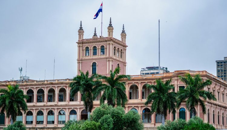 En 3,6 % fue aumentado el salario mínimo el Paraguay, según lo anunció el propio presidente de la nación, Santiago Peña, mediante decreto presidencial