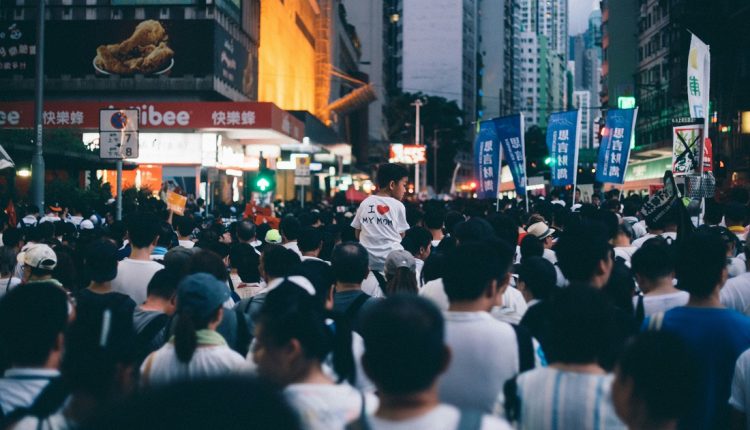 El gobierno de China ha decidido dar un incentivo anual a las familias de 500 dólares por cada hijo menor de tres años para hacer frente a la crisis demográfica y promover la natalidad