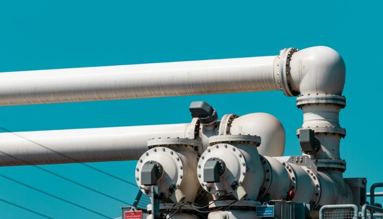 La empresa petrolera italiana Eni anunció la firma de un acuerdo por 20 años con la estadounidense Venture Global para la compra de 2 millones de toneladas anuales de gas natural licuado