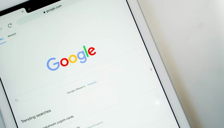 Con la introducción de las notificaciones sobre imágenes que contengan desnudos, Google Mensajes busca fortalecer la protección de los usuarios