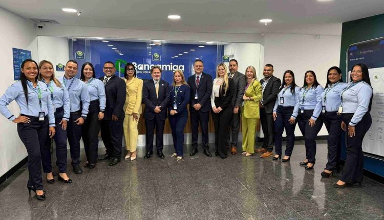 Ubicada en el Centro Comercial Los Próceres (IPSFA), Bancamiga consolida su posicionamiento en un área emblemática y dinámica de Caracas, conectada con importantes centros comerciales y puntos neurálgicos de la ciudad