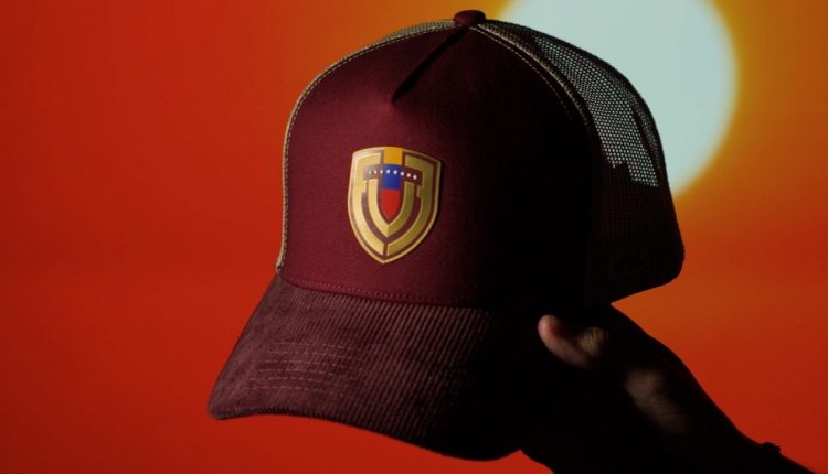 En un ambiente deportivo y festivo, cargado de emoción y sorpresas, tuvo lugar el lanzamiento y presentación de las gorras oficiales de la Vinotinto, producidas por Jagi Caps en alianza con la Federación Venezolana de Fútbol