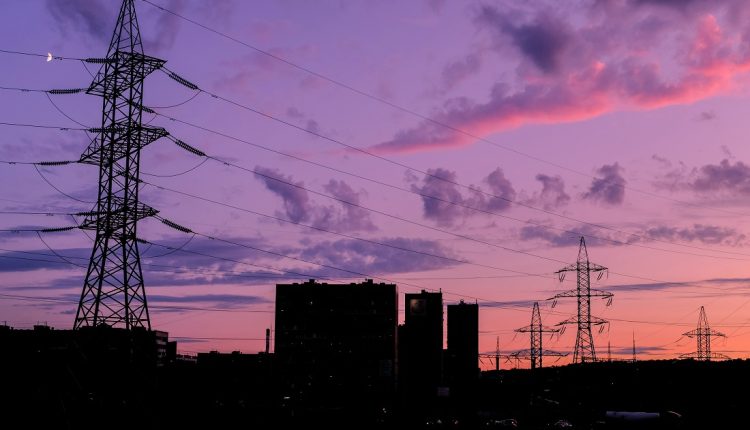 Desde La Habana, autoridades del Ministerio de Energía y Minas (Minen) dieron a conocer un plan que les llevará a la independencia u con ello acabar con los constantes apagones que vive la isla