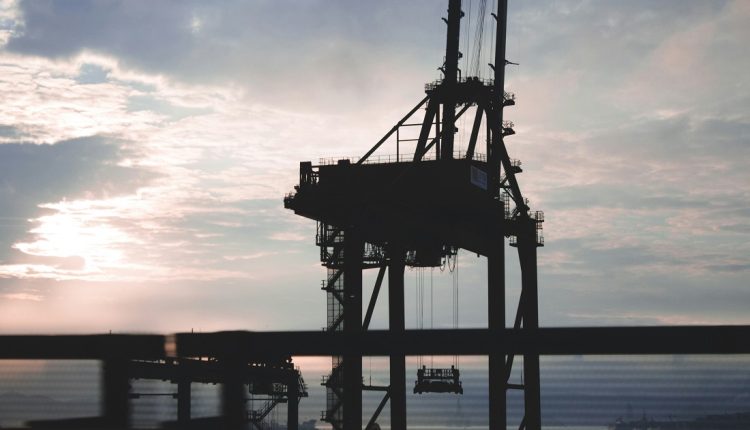 El estado Zulia, específicamente el lago de Maracaibo, cuenta ya con la primera plataforma petrolera flotante instalada por China. El proyecto en territorio venezolano de la empresa Concord Resources Corp representa $ 1.000 millones