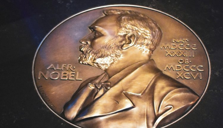 La líder opositora venezolana, María Corina Machado, fue reconocida con el Premio Nobel de la Paz del Comité Noruego. El anuncio fue hecho por Jørgen Watne Frydnes, presidente del ente