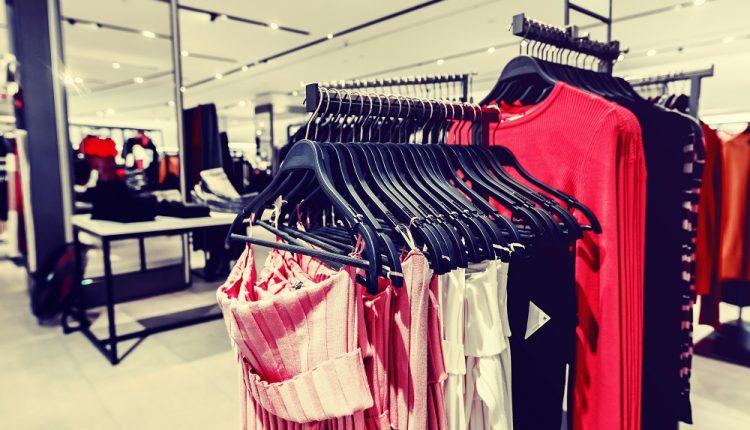 El presidente de Consejo Nacional del Comercio y los Servicios (Consecomercio), José Gregorio Rodríguez, indicó que en diciembre podría haber un aumento de 10 % en las ventas, al tiempo que sugirió una revisión integral al tema tributario en el país