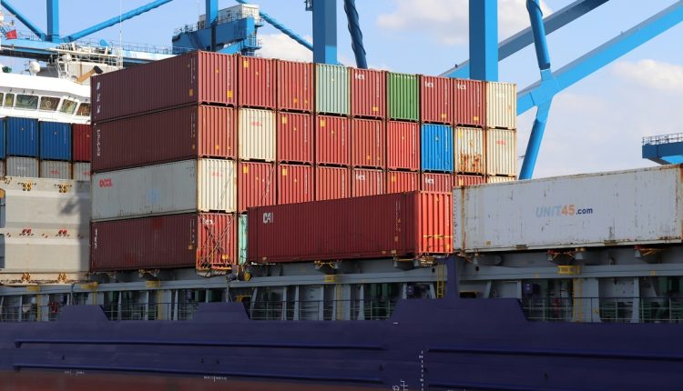 Ante la cercanía de la temporada navideña, Venezuela prevé un aumento de las importaciones. Así lo indicó el presidente de la Cámara Regional de Carga, Jonathan Durvelle, quien destacó que los productos están destinados a satisfacer la demanda de los consumidores en diciembre