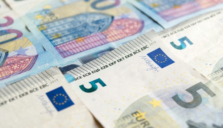 La inflación de la eurozona cerró septiembre con un incremento de 2,2 % y el sector manufacturero enfrenta fuerte contracción