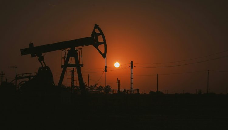 La Organización de Países Exportadores de Petróleo mantiene las previsiones de demanda de crudo a nivel global para el resto de 2025 en 105,14 mbd y 106,52 mbd en 2026