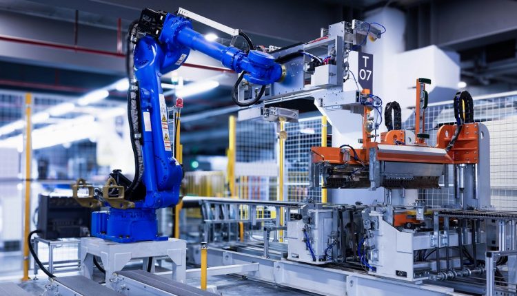 El magnate dueño de Tesla, X y SpaceX predice que unos 10 o 20 años el dinero en efectivo no será necesario y trabajar será opcional por los avances de la inteligencia artificial y la robótica