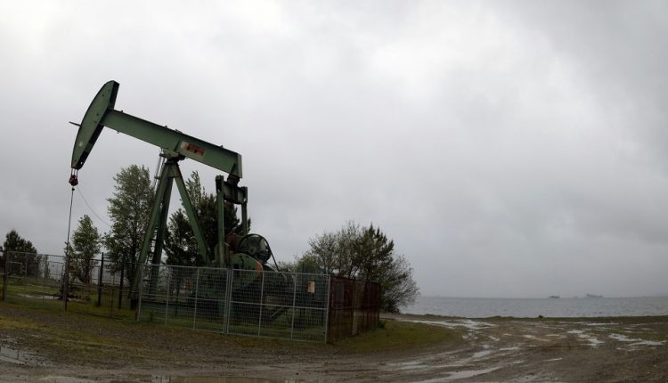 Este incremento en la oferta de petróleo de la OPEP+ a partir de diciembre es el noveno consecutivo anunciado por la organización, que pondrá en el mercado 137.000 barriles diarios