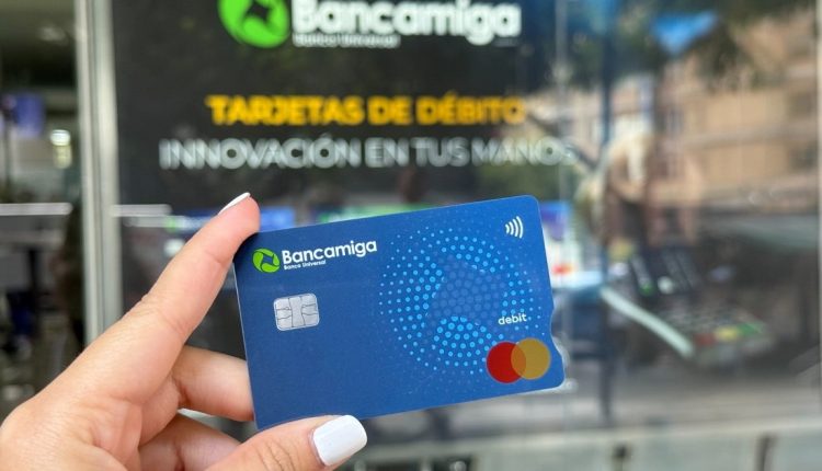 Este instrumento financiero permite pagar en puntos de venta nacionales y en el exterior, hacer compras online y ofrece descuentos exclusivos en comercios asociados a nivel nacional