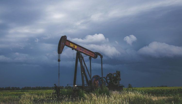 Considerando la producción de petróleo del fin de semana en Ecuador, de 459.743,34 barriles por día, el Gobierno del país sudamericano prevé aumentar el rendimiento en 2.411 barriles adicionales