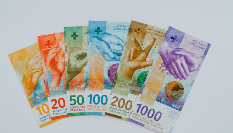 Este domingo 8 de marzo Suiza aprobó mediante un referéndum la iniciativa a favor de mantener el dinero en efectivo, uno de los medios de pago aún utilizado en un alto porcentaje de transacciones en el país