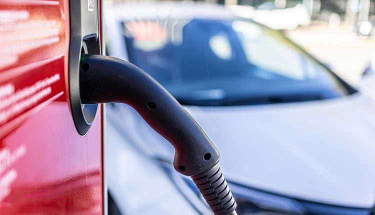 El ministro de Economía y Finanzas de Panamá, Felipe Chapman, indicó que el país está en una buena posición en medio de la crisis del aumento de precios del combustible por el conflicto en Medio Oriente. No obstante, se evalúan medidas de contingencia