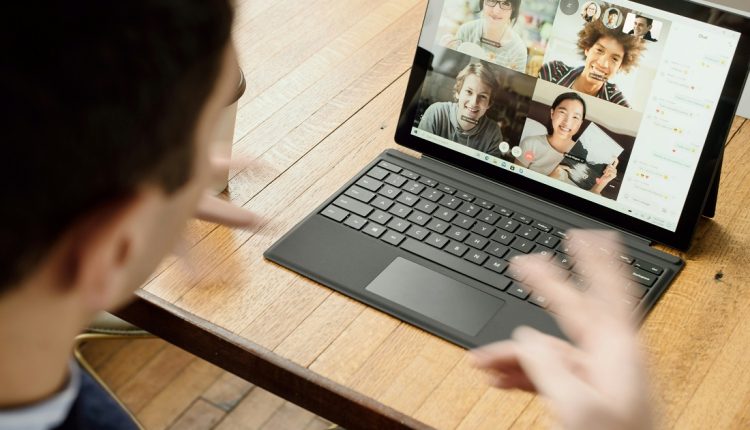 El uso de la IA en la vida cotidiana ayuda, principalmente, a ejecutar tareas en menos tiempo y de manera más eficiente