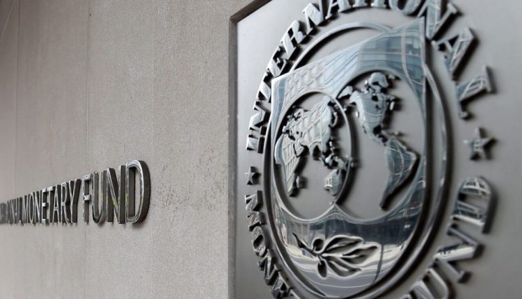 A través de una encuesta a los países miembros, el Fondo Monetario Internacional consultará la posibilidad de restablecer relaciones con Venezuela, considerando las normas internas que restringe contactos formales ni acceder a financiamiento hasta que su gobierno sea reconocido por la mayoría