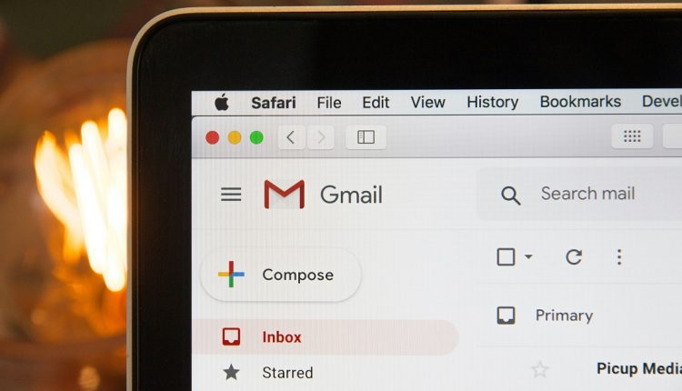 El correo electrónico sigue siendo una de las formas de comunicación tanto personal como corporativa ampliamente utilizada. Algunos especialistas hablan de reglas de oro para que el contenido y respuesta sean eficientes