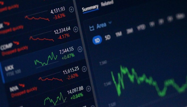 Durante la última junta de Jerome Powell ante la Fed, el organismo dejó sin cambios las tasas de interés, que permanecen entre 3.5 % y 3.75 %