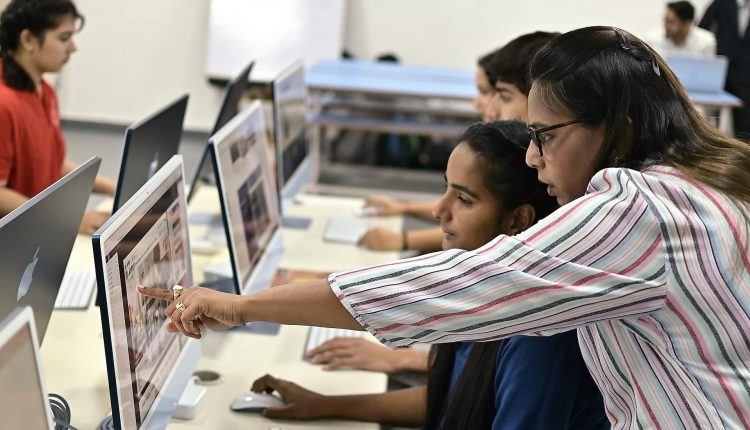 Durante visitas realizadas a la Universidad Católica Andrés Bello y la Universidad Monteávila, expertos de la empresa afirmaron que entre el 74 y el 80 por ciento de los especialistas ya se capacitan en IA para optimizar y entrenar modelos avanzados de detección de amenazas