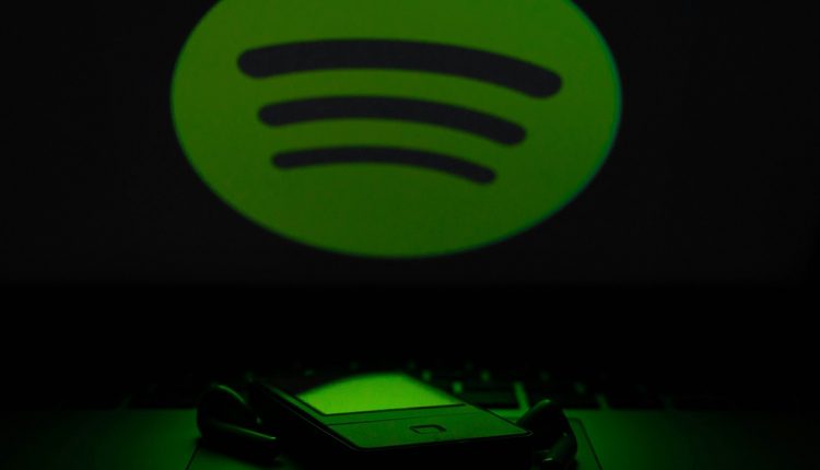 El catálogo de servicios al cliente de Spotify se ampliará pronto con la oferta de conciertos en directo y festivales musicales, además de contemplar la compra de entradas como las retransmisiones