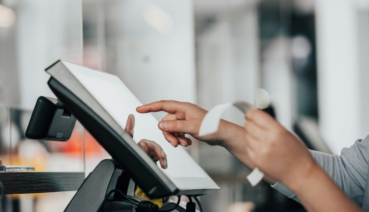 Datos recientes de la Asociación Nacional de Supermercados y Autoservicios (ANSA) sobre las operaciones en supermercados en Venezuela indican que el autopago sigue ganando terreno, ubicándose en 70 %