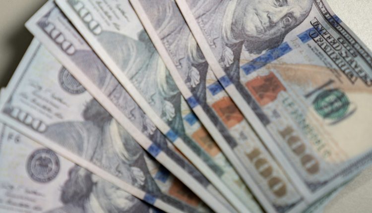 La llegada a Venezuela de remesas físicas asignadas por la Reserva Federal de Estados Unidos ha permitido que los bancos inicien la venta de dólares en efectivo