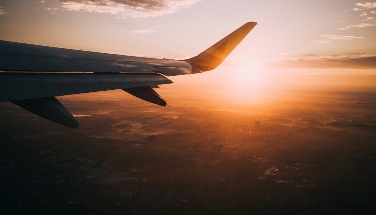 Debido al cierre preventivo del Aeropuerto Internacional Simón Bolívar, en el estado La Guaira, los vuelos internacionales son dirigidos al Aeropuerto Internacional Arturo Michelena, que funciona como puente aéreo del país
