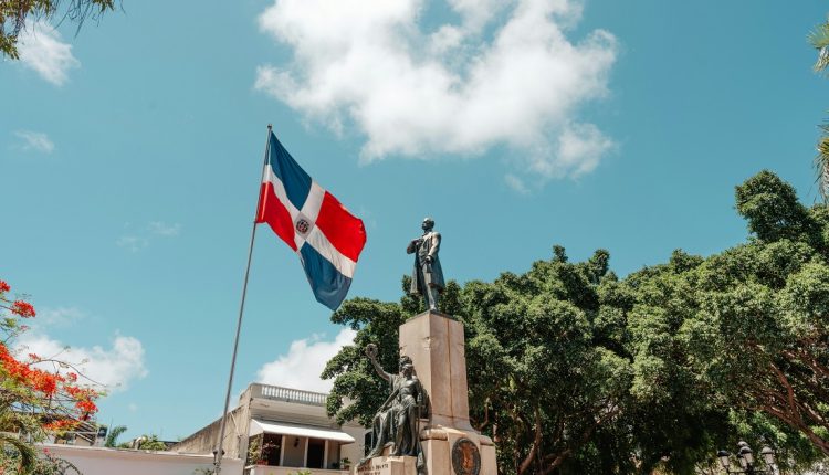 El Banco Central de República Dominicana reportó un crecimiento interanual para el mes de julio de 4,6 %, gracias al impulso de sectores clave, como servicios financieros, construcción, manufacturas de zonas francas y el mercado de hoteles, bares y restaurantes