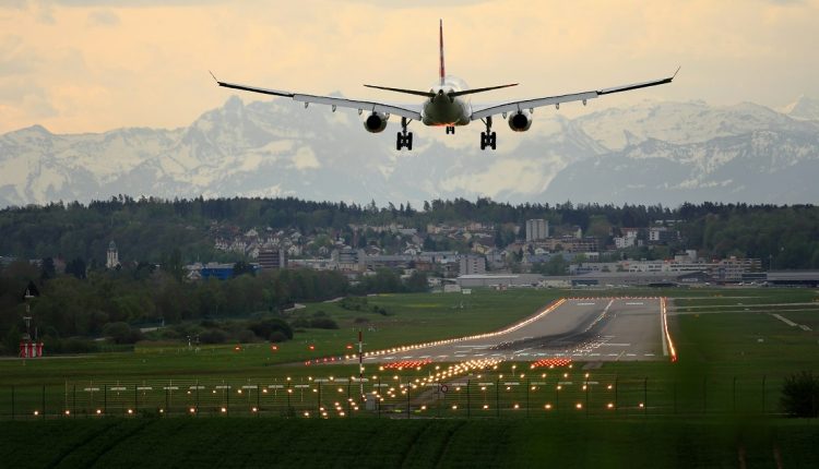 El Aeropuerto Internacional Simón Bolívar de Maiquetía reanuda hoy 24 de agosto los vuelos comerciales, una vez culminadas las pruebas en los terminales provisionales