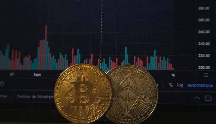 La advertencia fue lanzada por Vitalik Buterin, argumentando que la inteligencia artificial podría romper la criptografía que protege bitcoin y ethereum, por lo que no recomienda cautela en la movilización de fondos
