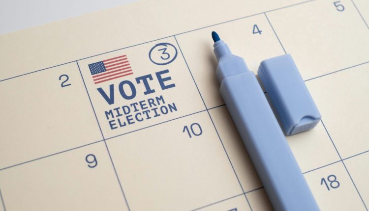 El próximo 3 de noviembre se realizarán en Estados Unidos las elecciones generales de mitad de término. Los 435 escaños de la Cámara de Representantes, así como un tercio de los 100 escaños del Senado, se someten a votación. Desde ya hay encuentros para abordar escenarios hipotéticos